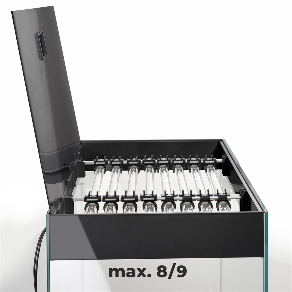 На фото - пример с установкой дополнительных светильников (приобретаются отдельно)