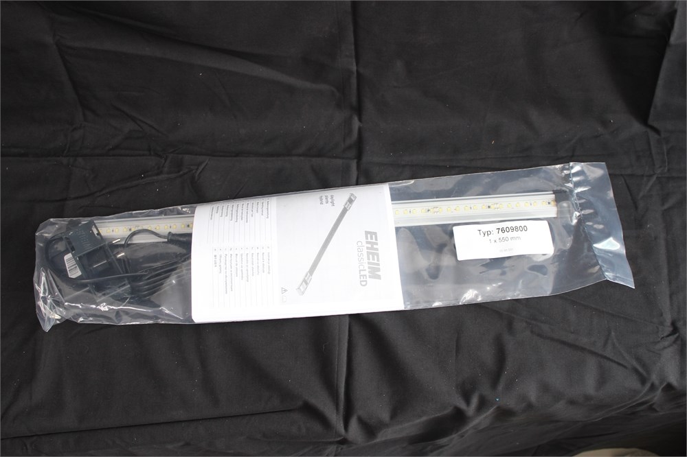 Крышка для аквариума EHEIM aquastar 54 - 60х30 см, со светильником EHEIM classicLEC 7,7 Вт и нижней рамкой 44114 - фото 33431