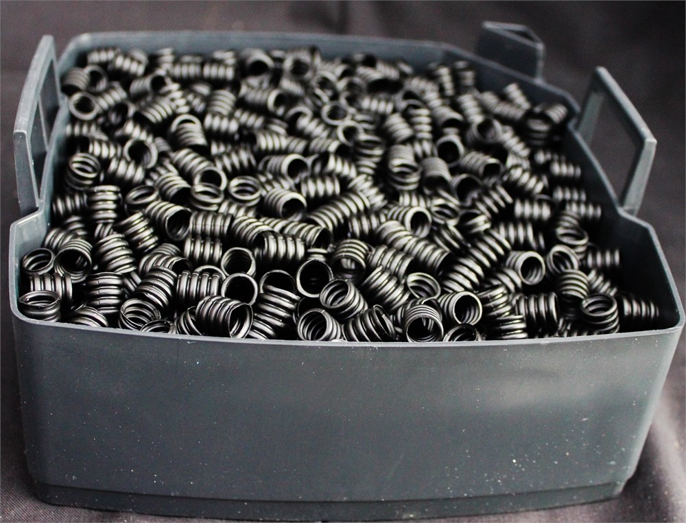 Наполнитель Mech Pro уже засыпан в корзинку