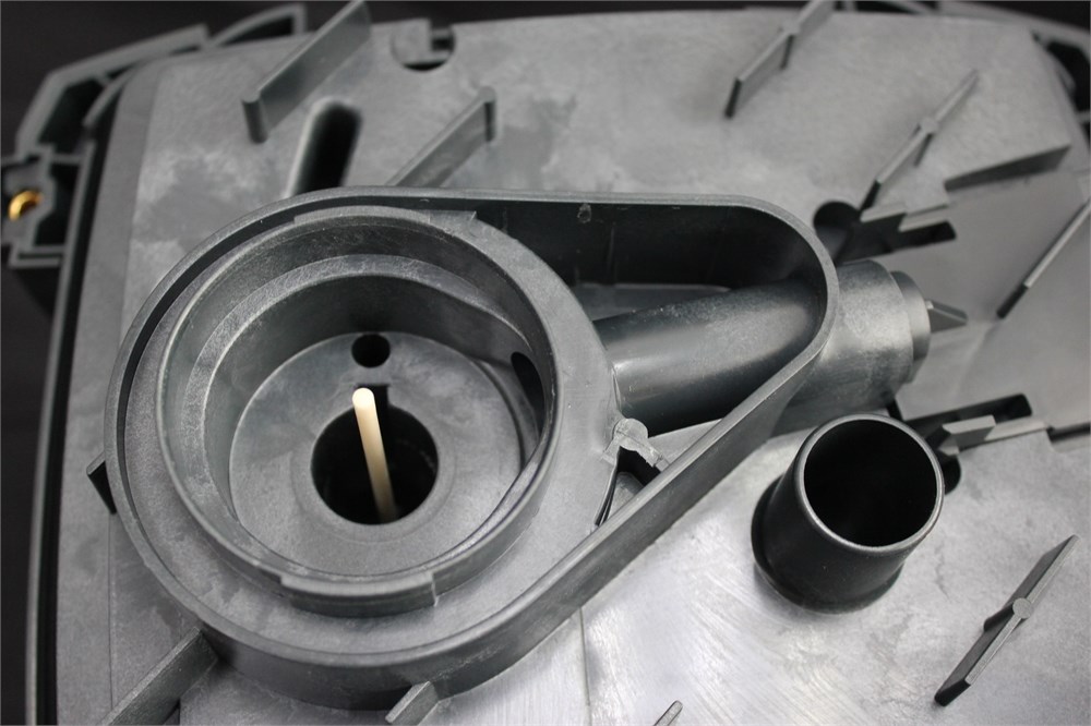 Ротор снят - не потеряйте втулку, которая надета сверху!