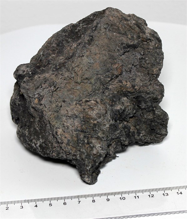 Камень-эксклюзив Чёрный вулканический М (10-20 см) №5 - на фото актуальный камень, существует в единственном экземпляре PR-222520-5